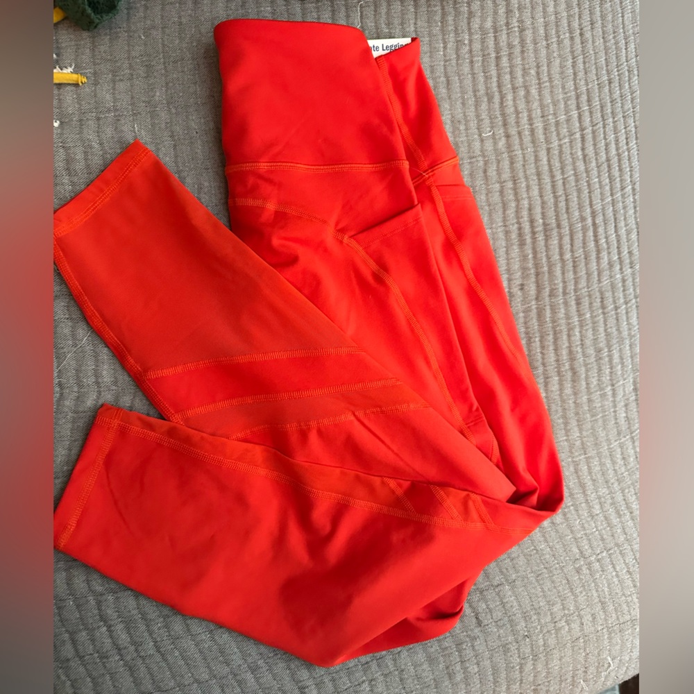 NWT 7/8 High Rise Elevate Leggings NEVER WORN!